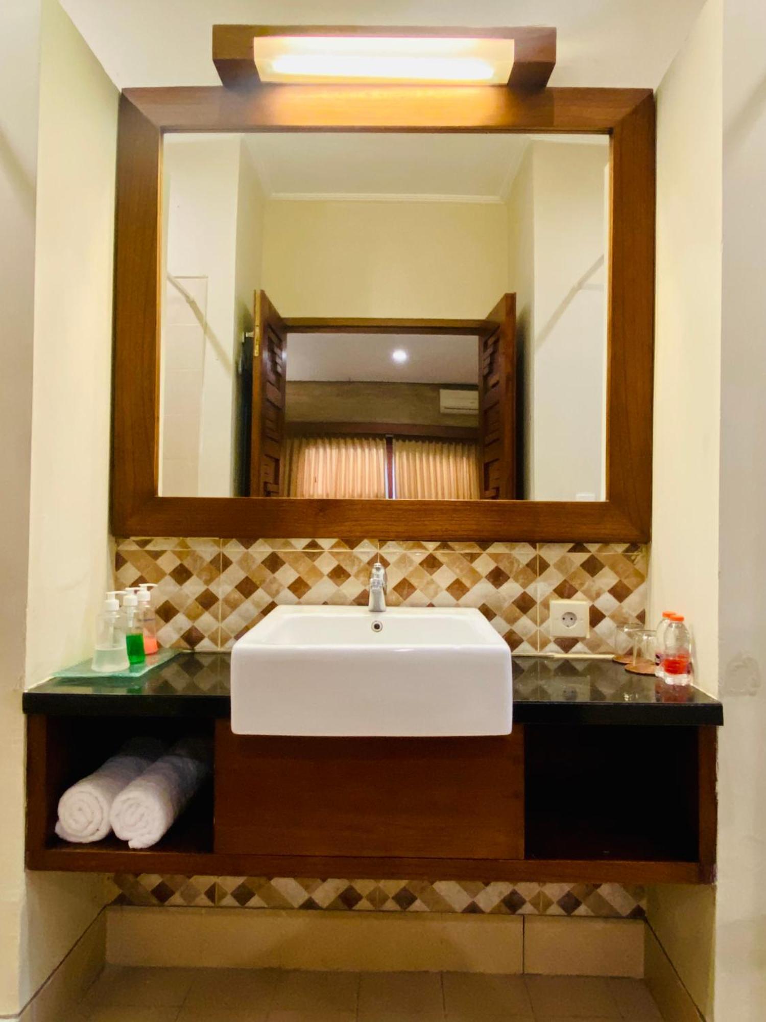 The Green Zhurga Suite Kerobokan Eksteriør bilde